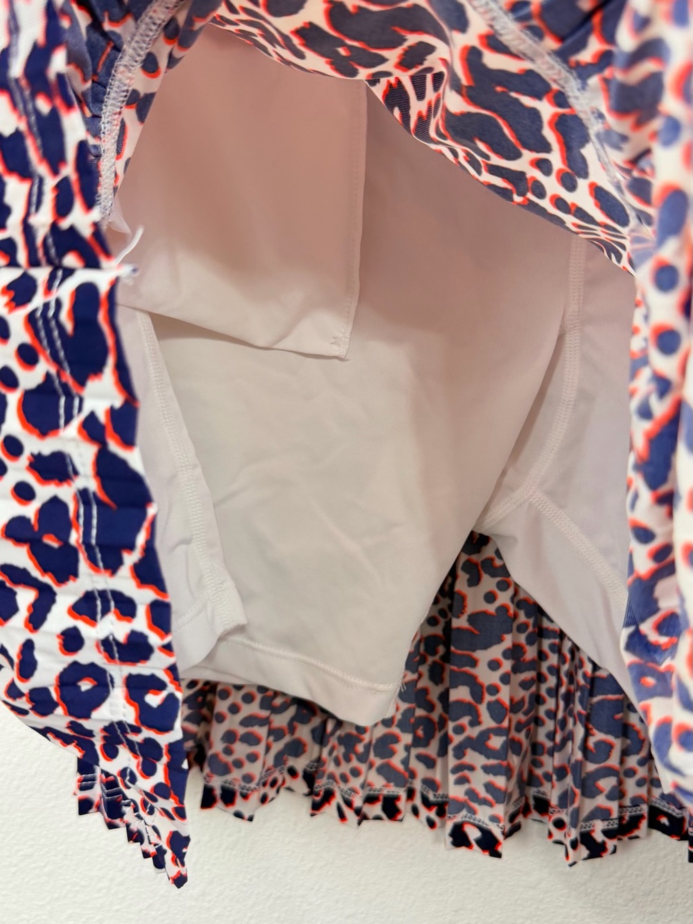 Tail NWT UPF 50 Cheetah Dot Micro Pleats Tennis Golf Skort Size S - Picture 5 of 10